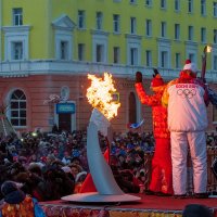 Олимпийский огонь в Норильске. 07.11.13г. :: Андрей Кийко