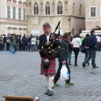 шотландец с волынкой в Праге :: Григорий 