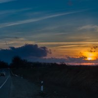 Sunset on the road :: Sergey Ivankov