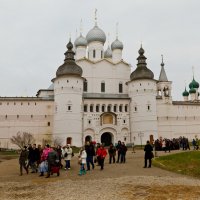 Святые ворота с церковью Воскресения Господня. Ростов Великий. :: Yuri Chudnovetz