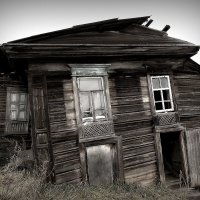 Старый дом. :: Надежда Павлючкова