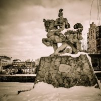 Памятник Святославу :: Сергей Бочаров