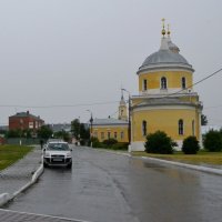 Вид на Крестовоздвиженскую церковь в Коломне :: Борис Русаков