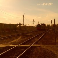 Поезд в лучах заходящего солнца :: Владимир 