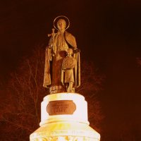 Памятник княгине Ольге в Пскове... :: Екатерина Миронова