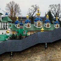 Печерский монастырь :: Лара Комплиментова