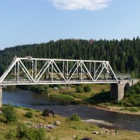 Мост через реку Усьва :: Дмитрий Зубенин