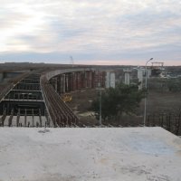 строительство нового моста через старый Днепр - вид сверху :: елена 