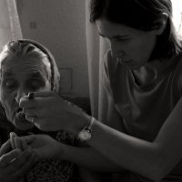 Бабушка и внучка :: Павел Эшов 