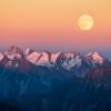 восход луны над кавказким хребтом :: Алексей Mukusu