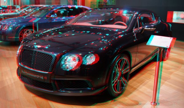 3D anaglyph фото с Московского Автосалона