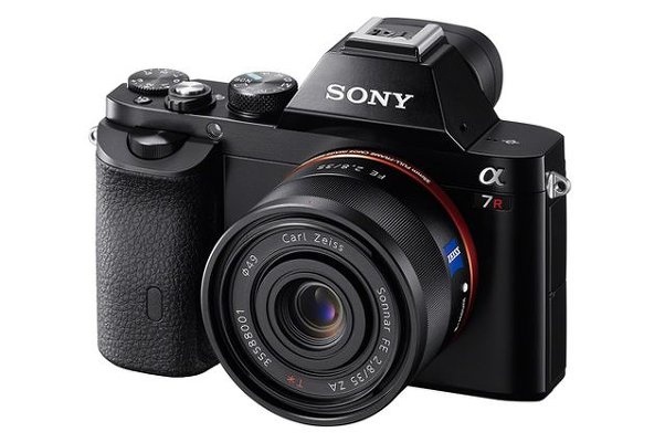 Новинки фото техники: полнокадровые беззеркальные камеры Sony A7 и A7r