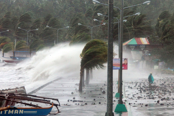 Новости в фотографиях - Тайфун Хаян унес жизни более 10 тысяч человек