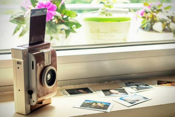 Творческая фото камера - Lomo Instant Camera