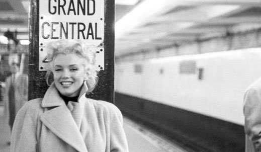 Мэрилин Монро, запечатленная Эдом Файнгершем в нью-йоркском метро