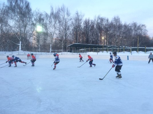 Соревнования по хоккею