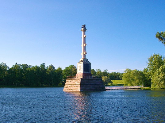 Чесменская колонна.