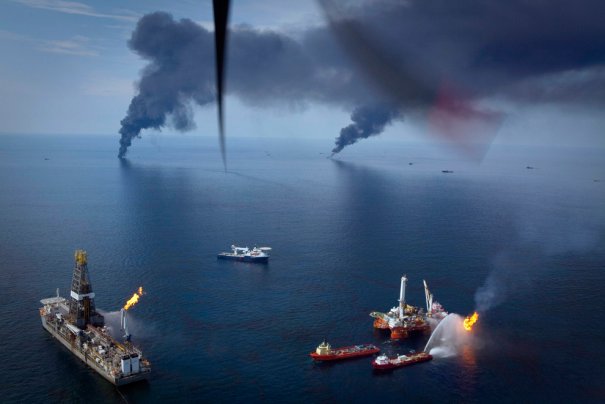 Пожар на нефтяных вышках, Мексиканский залив