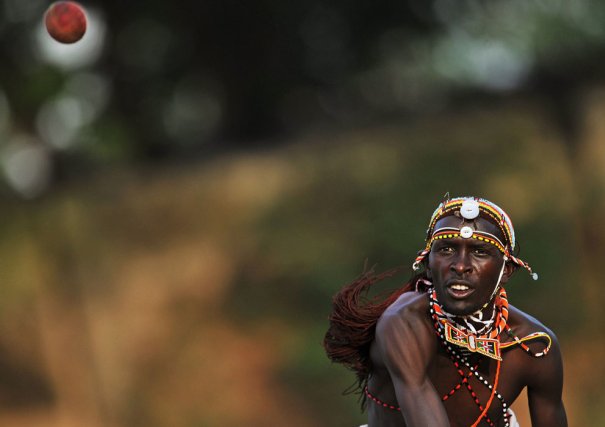Ловец команды войнов Масаай, фото:Carl De Souza