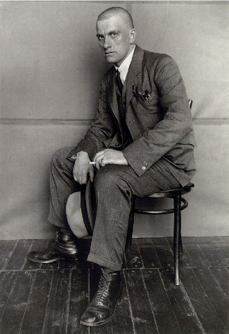 В.В. Маяковский,  1924 год