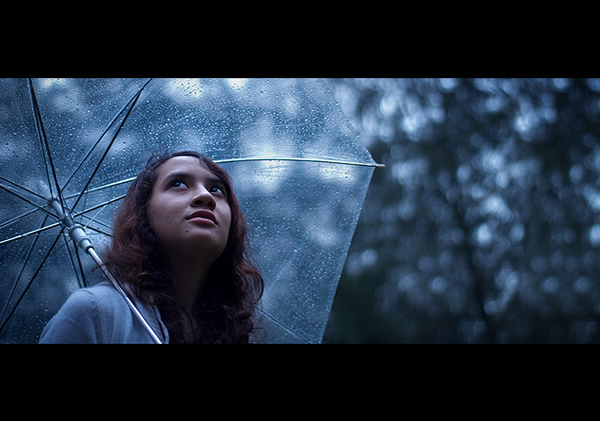 "Девушка с зонтом", фото: Nasir Ali