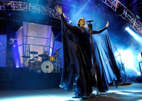 Флорэнс Уэнч из группы  Florence  и группа  The Machine, фото: Chris Pizzello