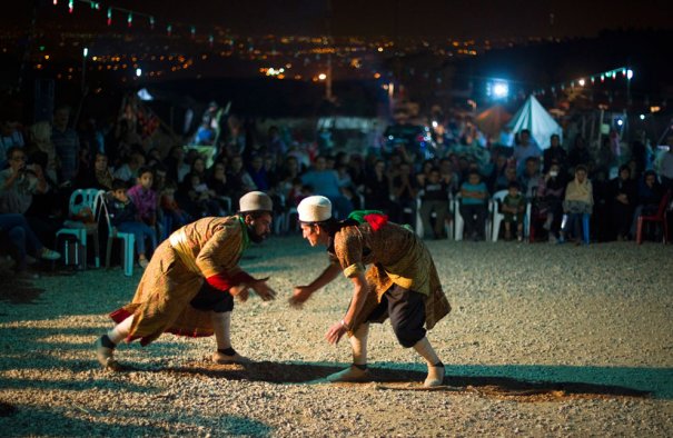 Традиционная игра - бои Дорна -Бази, фестиваль сельскохозяйственных культур, фото:Morteza Nikoubazl