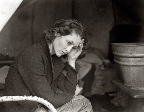 Дочь шахтера из Теннесси на стоянке около Сакраменто, Калифорния (ноябрь , 1936 г.), фотограф: Доротея Ланж