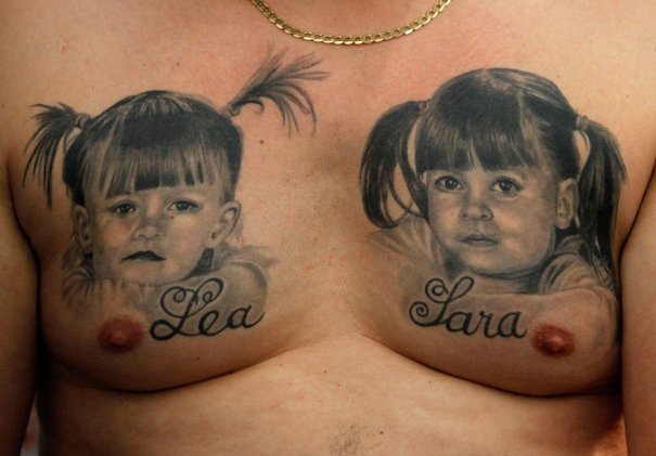 Любящий отец сделал татуировки двух своих дочерей,фото:Mario Vedder