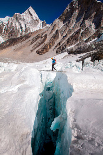National Geographic переносит нас на самую высокую гору в мире - №11
