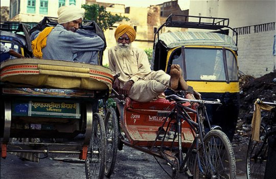 Велорикша и авторикша - основной транспорт в Индии
