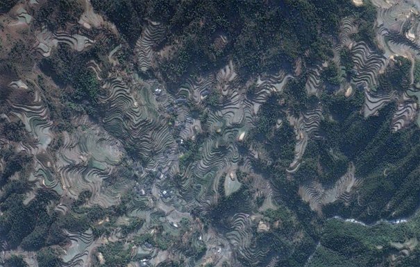 (© Google, DigitalGlobe)