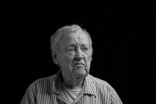 Рэй Байер,93 года, старший офицер