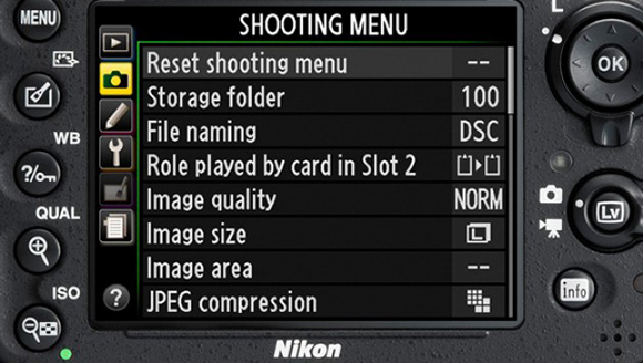 Nikon D600 -