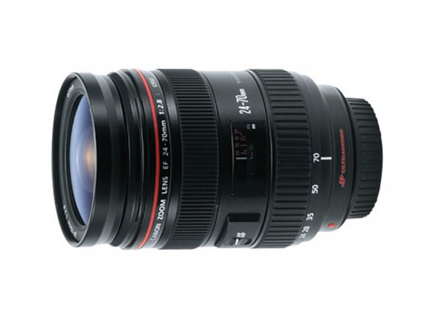 Canon EF 24-70mm F/2.8L USM (далее — 24-70L), стоит около 45.000 рублей.