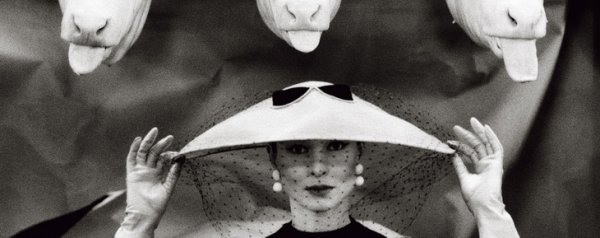 Ги Бурден. Французский Vogue, февраль 1955. © Estate of Guy Bourdin. Reproduced by permission of Art + Commerce