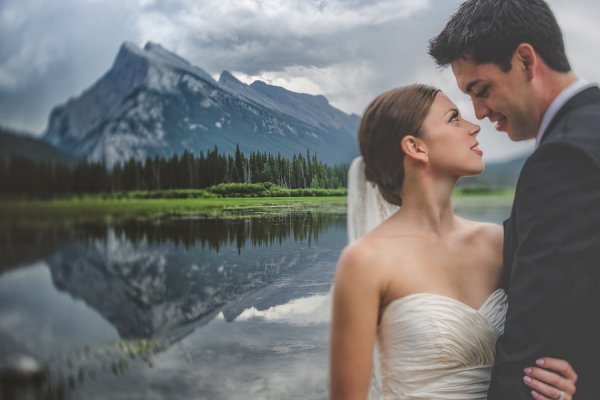 свадебные фотографии портрета на фоне гор