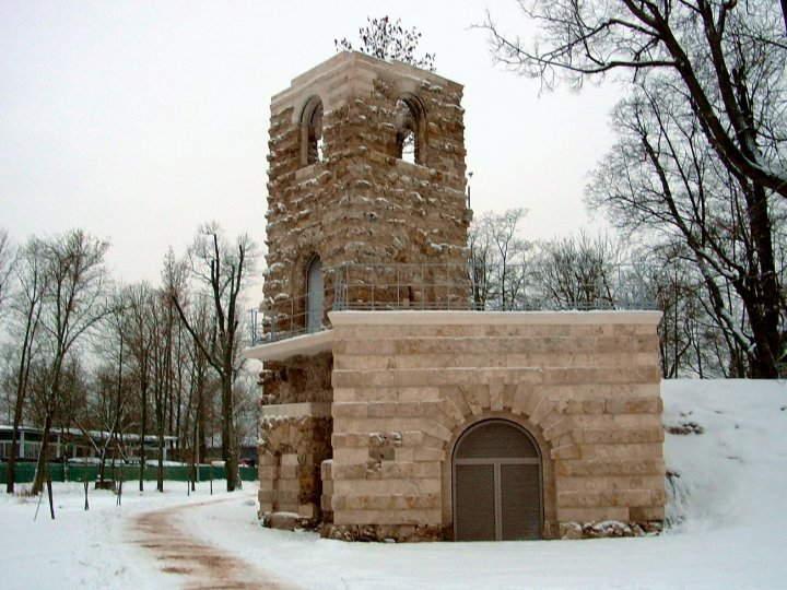 Стрельнинская руина после реставрации.
