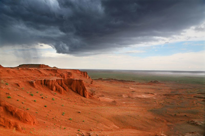 Гроза над Красной скалой. Монголия
