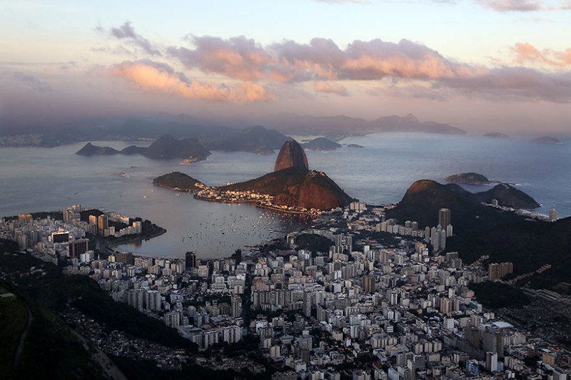 Вид на Рио-де-Жанейро и скалу Сахарная голова