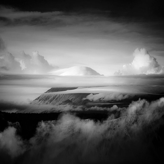 Потрясающие фотографии вулкана Бромо на острове Ява - №15