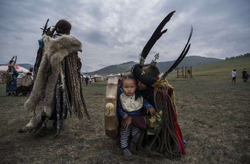 Фоторепортаж: шаманские ритуалы Монголии - №12
