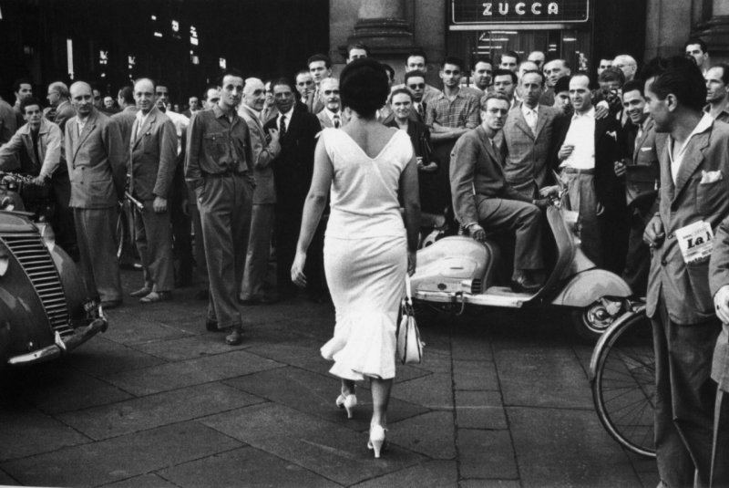 Итальянцы, 1954 год. Фотограф Марио Де Бьязи.