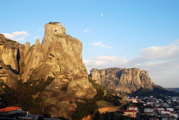 Метеоры - монастыри на отвесных скалах в Греции - №3