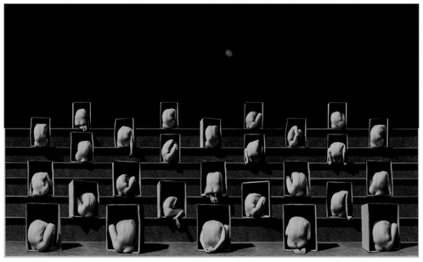 Концептуальные черно-белые фотографии Миши Гордина/Misha Gordin - №8