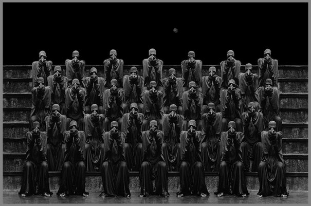 Концептуальные черно-белые фотографии Миши Гордина/Misha Gordin - №13