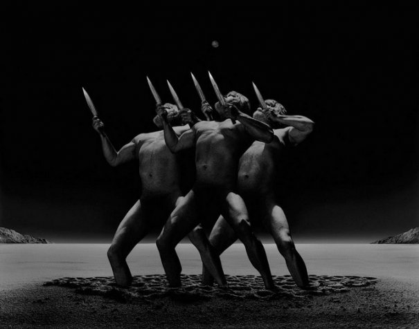 Концептуальные черно-белые фотографии Миши Гордина/Misha Gordin - №17