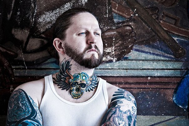 Мастер фотографии Dirk Behlau любит снимать красивые тату - №10