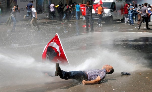 Новости в фотографиях - Массовые протесты в Турции - №10