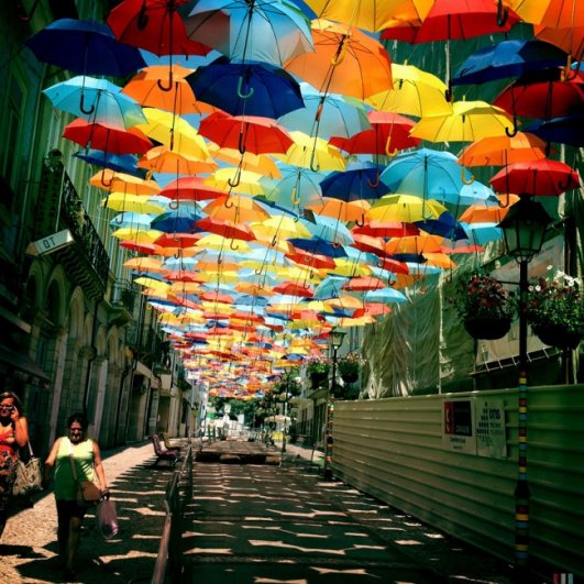Зонтики как искусство - необычные фото картины - №1